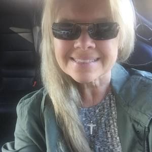 Meet your Posher, Deborah